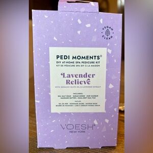 Voesh LAVENDER RELIEVE AT-HOME PEDI KIT W/EXFOLIATION & MOISTURE NIB free gloves